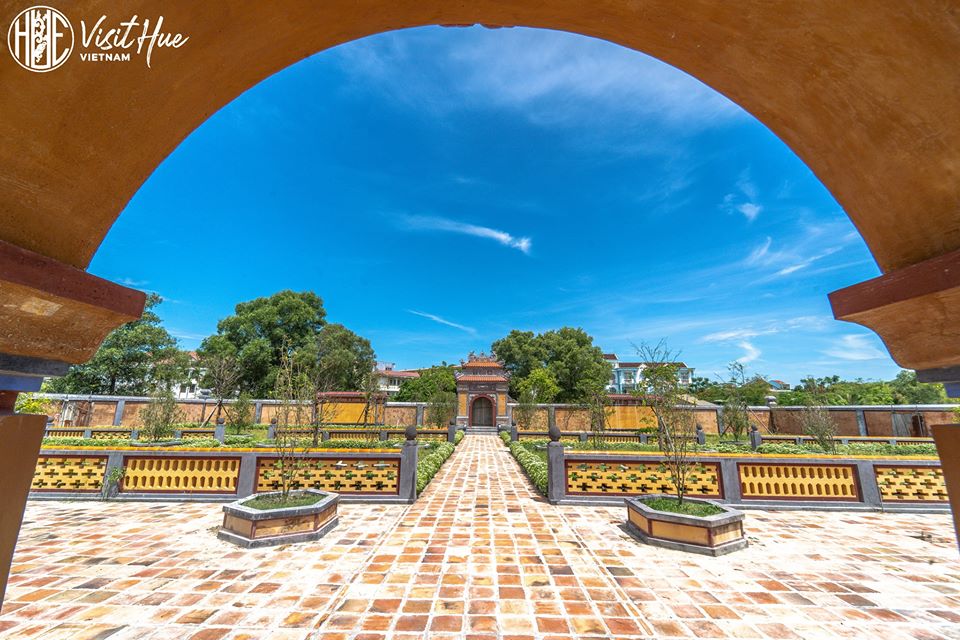 Tomb of Duc Duc (An Mausoleum)